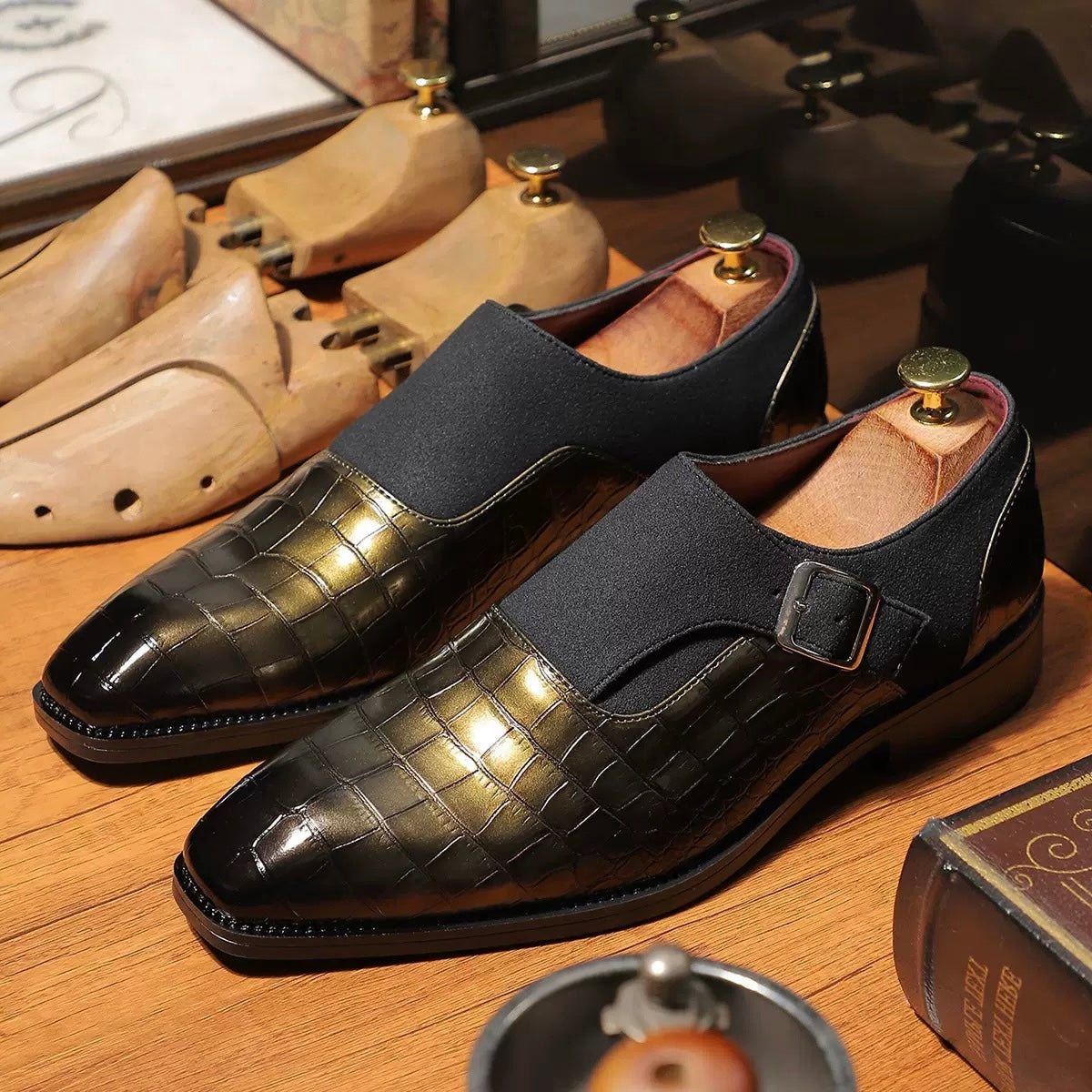 Men's Croc Embossed Dress Shoe